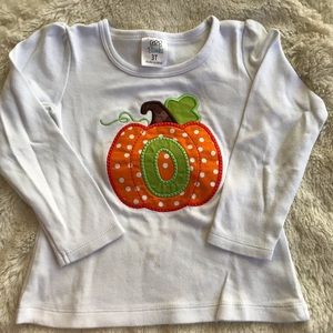 Preloved Pumpkin monogrammed "O" Tshirt size 3